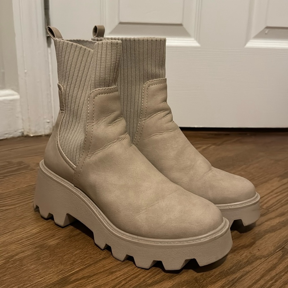 Chelsea boots